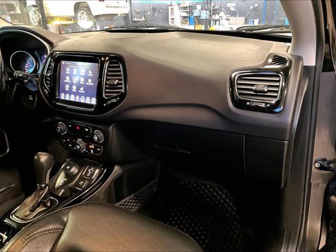 Used 2018 Jeep Compass Limited image 13