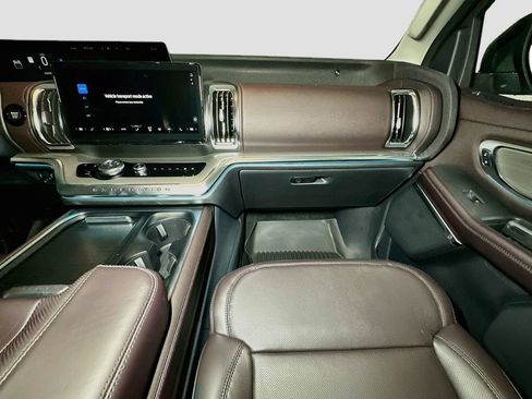 New 2027 Ford Expedition Platinum w/ Platinum Ultimate Package AWD/4WD image 28