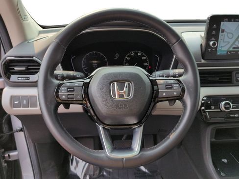 Used 2024 Honda Pilot Touring image 12