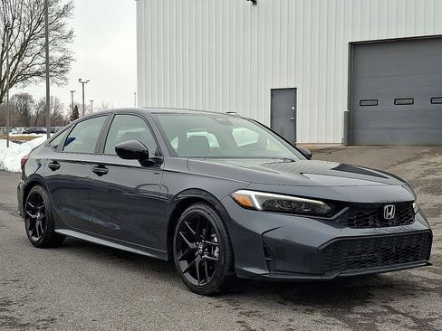 Used 2025 Honda Civic Sport image 1