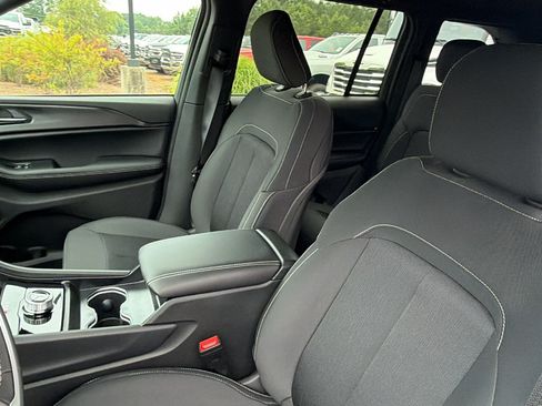 New 2026 Jeep Grand Cherokee Laredo RWD image 17