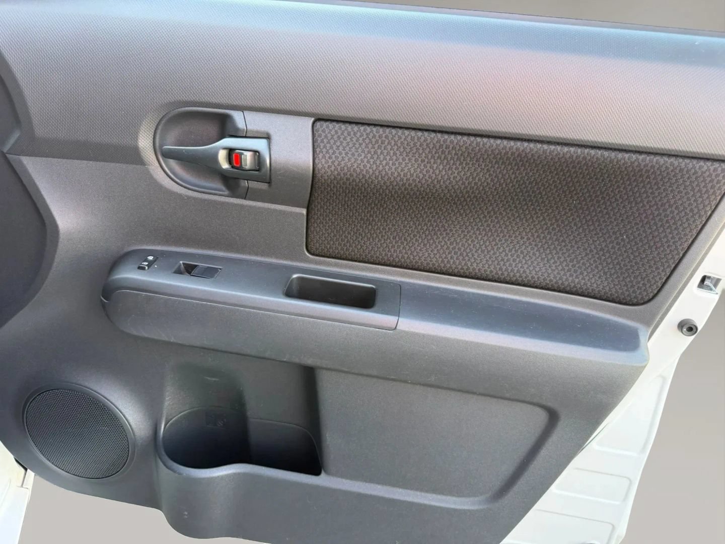 Used 2010 Scion xB FWD image 15