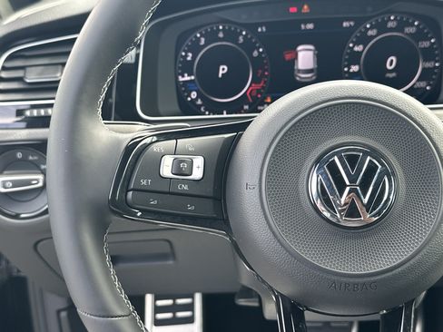 Used 2018 Volkswagen Golf R 4-Door AWD/4WD image 27