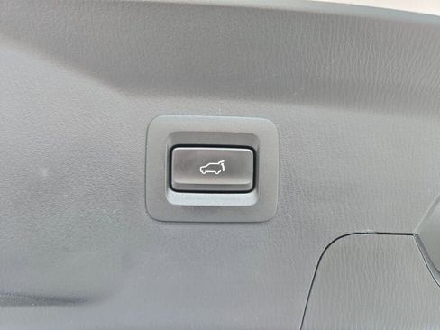 Used 2023 MAZDA CX-9 Touring image 19