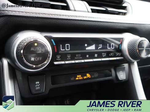Used 2024 Toyota RAV4 XLE FWD image 35