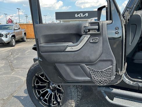 Used 2015 Jeep Wrangler Unlimited Sport w/ Quick Order Package 24S AWD/4WD image 18