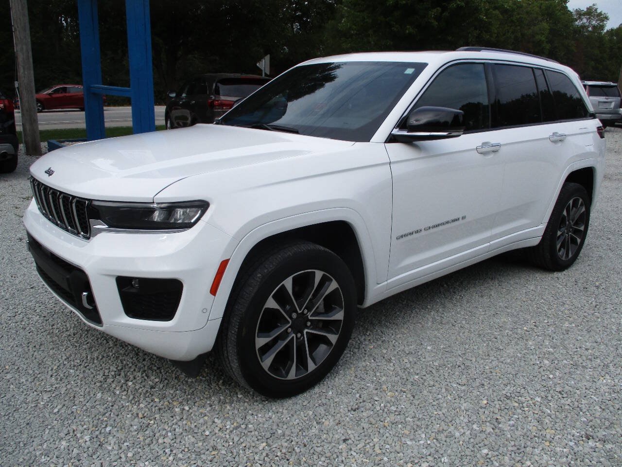 Used 2023 Jeep Grand Cherokee Overland AWD/4WD image 1