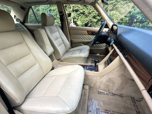Used 1991 Mercedes-Benz 300 SE image 13