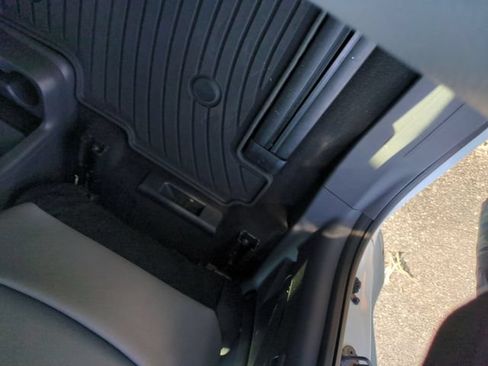 Used 2023 Toyota Sienna XLE FWD image 30