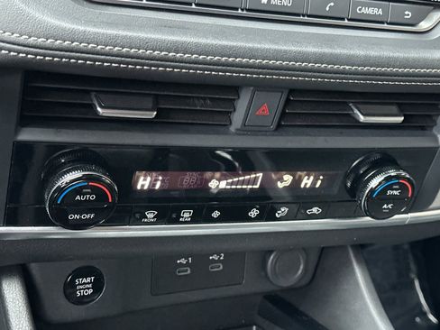 Used 2024 Nissan Rogue SV image 23