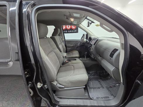 Used 2021 Nissan Frontier SV w/ Midnight Edition Floor Mats image 20