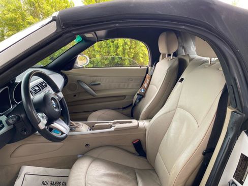 Used 2008 BMW Z4 3.0i RWD image 24
