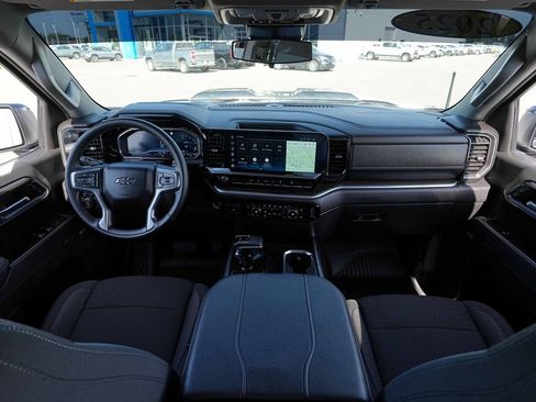 Used 2025 Chevrolet Silverado 1500 LT Trail Boss w/ Convenience Package II AWD/4WD image 27