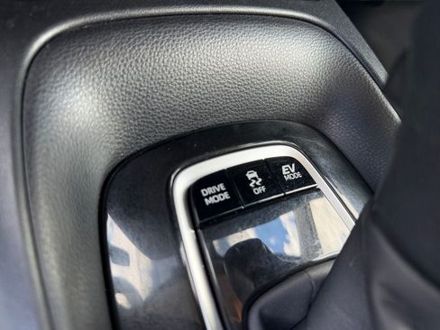 Used 2020 Toyota Corolla LE FWD image 33