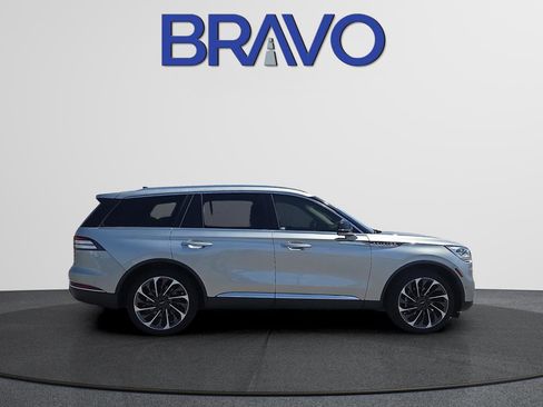 Used 2021 Lincoln Aviator Reserve w/ Equipment Group 202A AWD/4WD image 3