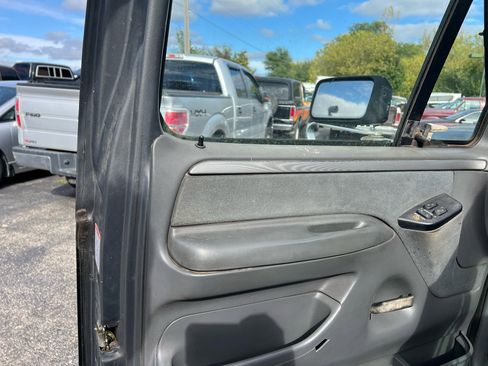 Used 1993 Ford F250 4x4 Regular Cab image 8