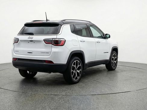 Used 2025 Jeep Compass Limited AWD/4WD image 9