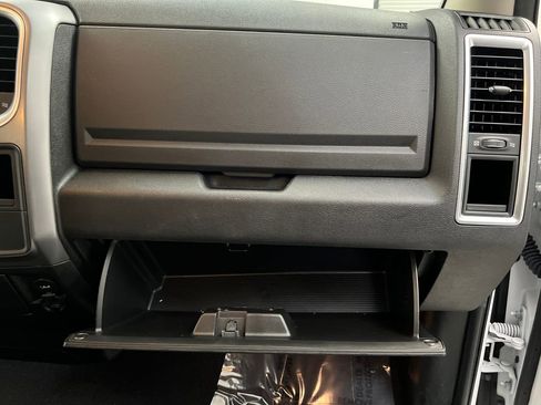 Used 2024 RAM 1500 Classic SLT image 27