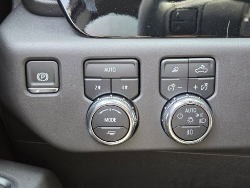 New 2025 GMC Sierra 1500 SLT w/ Max Trailering Package image 13