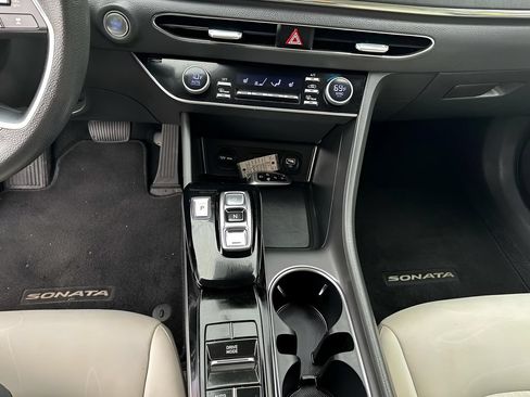 Used 2022 Hyundai Sonata SEL FWD image 18