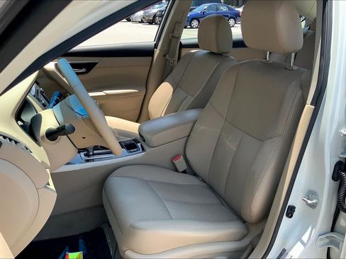 Used 2014 Nissan Altima 2.5 SL w/ Technology Package FWD image 7