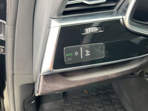 Used 2023 Audi Q8 Prestige w/ Prestige Package AWD/4WD image 22