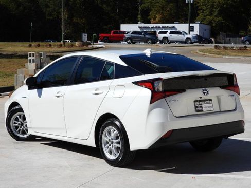 Used 2019 Toyota Prius L Eco image 10
