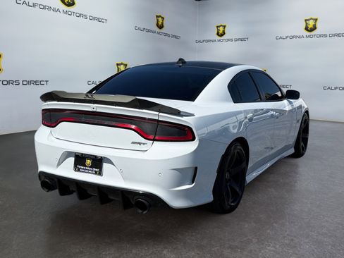 Used 2018 Dodge Charger SRT w/ Technology Group RWD image 5