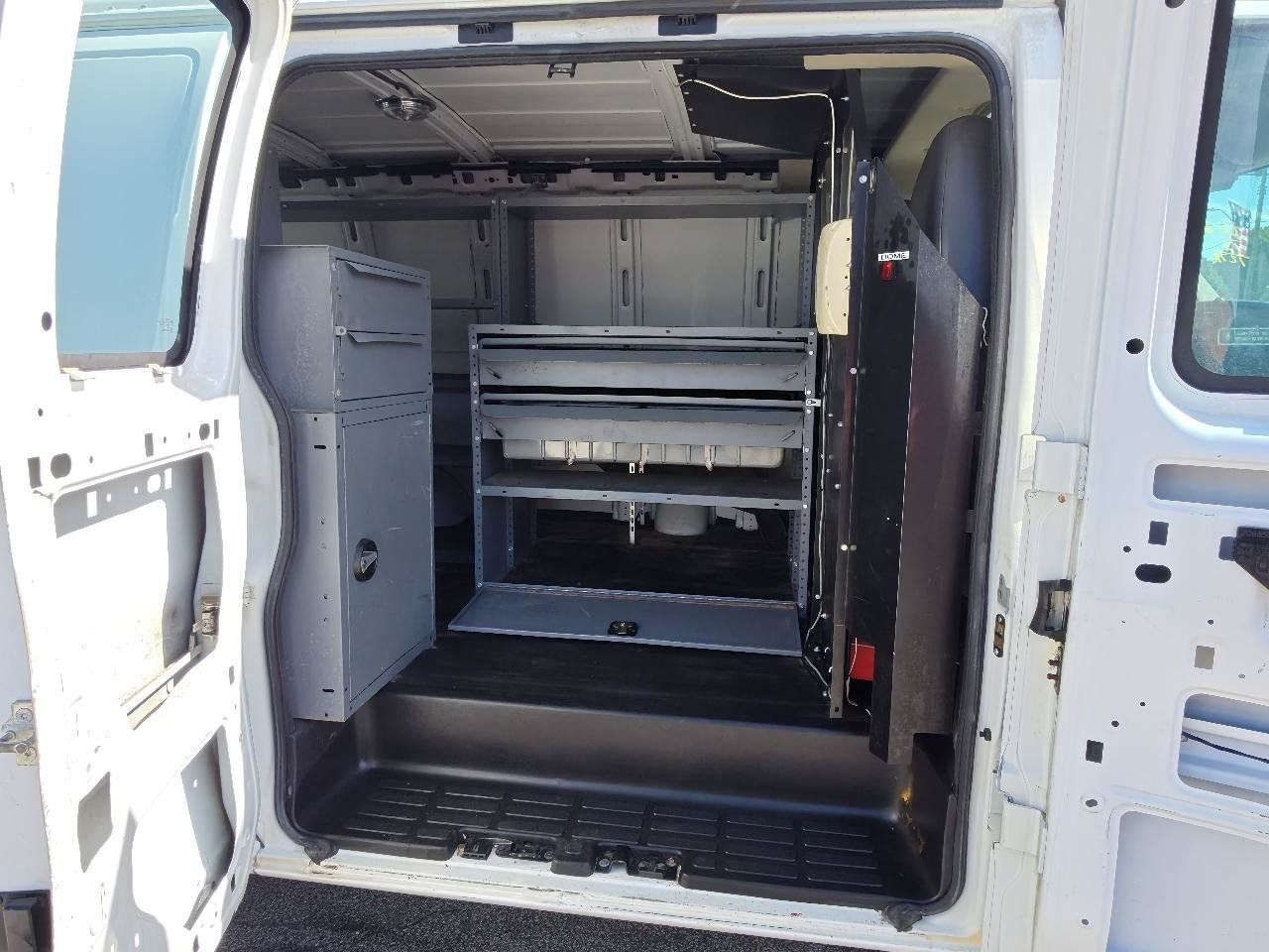 Used 2013 Chevrolet Express 2500 RWD image 16