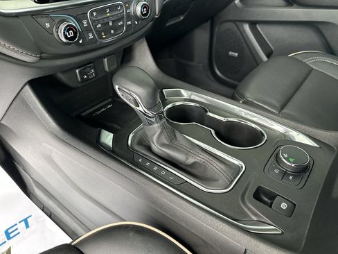 Certified 2023 Chevrolet Traverse Premier FWD image 16