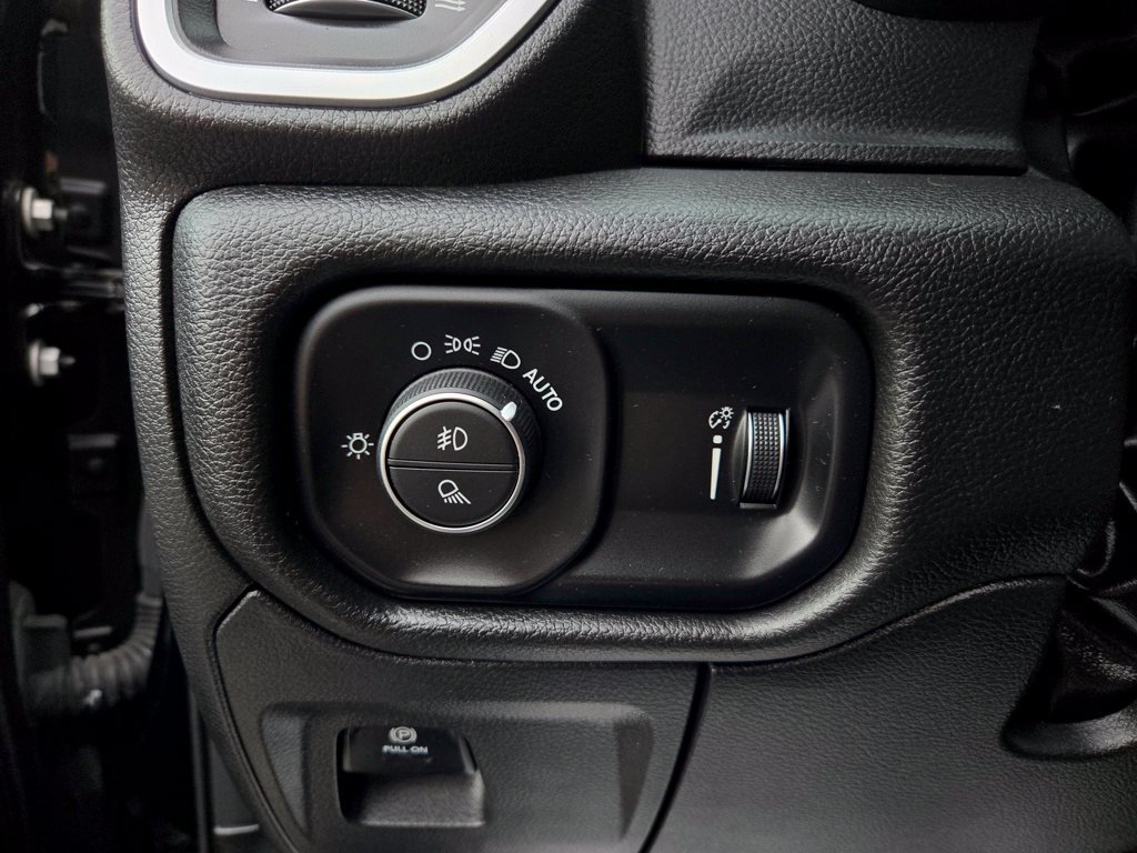 Used 2023 RAM 1500 Big Horn AWD/4WD image 16