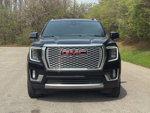 Used 2021 GMC Yukon Denali w/ Denali Premium Package image 3