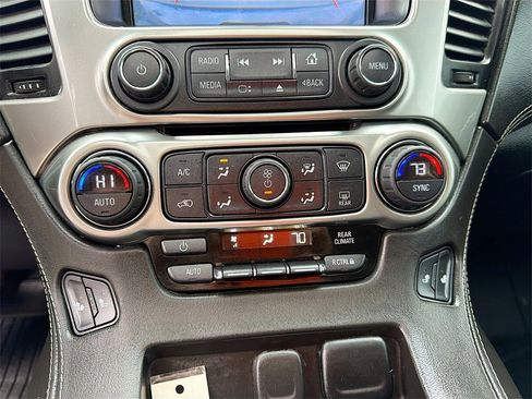 Used 2015 Chevrolet Suburban LT image 17