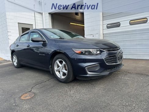 Used 2017 Chevrolet Malibu LS image 2
