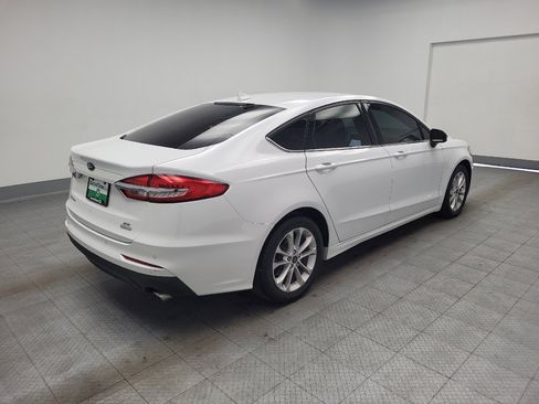 Used 2020 Ford Fusion SE FWD image 9