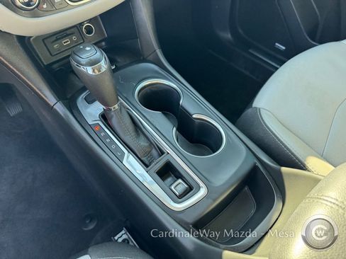 Used 2020 Chevrolet Equinox Premier FWD image 21
