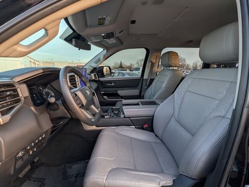 Used 2023 Toyota Tundra Limited image 11