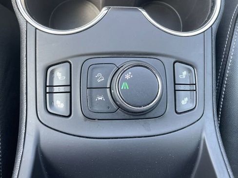 Used 2023 GMC Terrain SLT FWD image 17