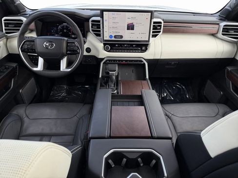 Used 2025 Toyota Sequoia Capstone image 13