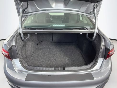 Used 2025 Volkswagen Jetta SE FWD image 30