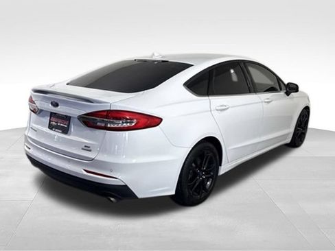 Used 2019 Ford Fusion SE w/ Equipment Group 151A FWD image 9