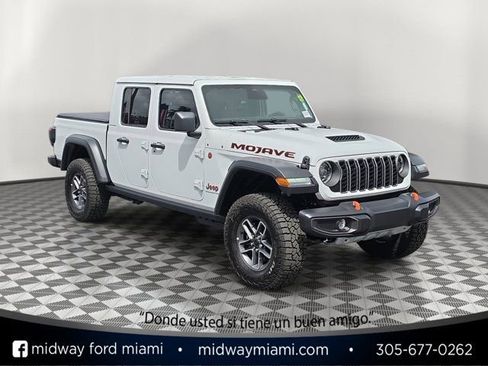 Used 2026 Jeep Gladiator Mojave AWD/4WD image 1
