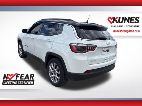Used 2025 Jeep Compass Limited AWD/4WD image 9