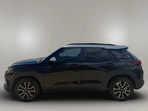 Used 2021 Chevrolet TrailBlazer ACTIV w/ Sun and Liftgate Package FWD image 4