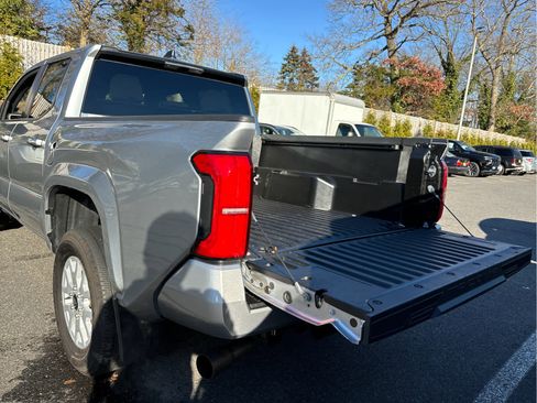 Used 2024 Toyota Tacoma SR5 image 29