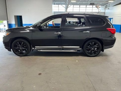 Used 2017 Nissan Pathfinder Platinum w/ Midnight Edition Package FWD image 6