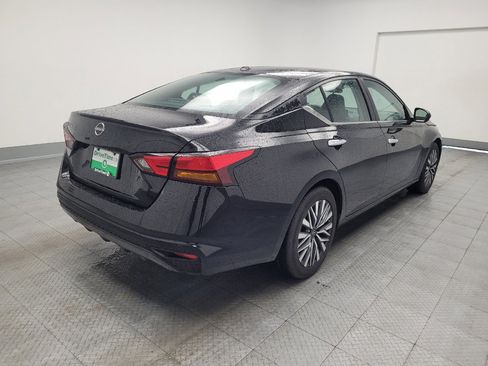 Used 2025 Nissan Altima 2.5 SV FWD image 9