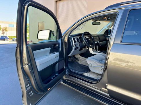 Used 2008 Toyota Sequoia SR5 RWD image 28