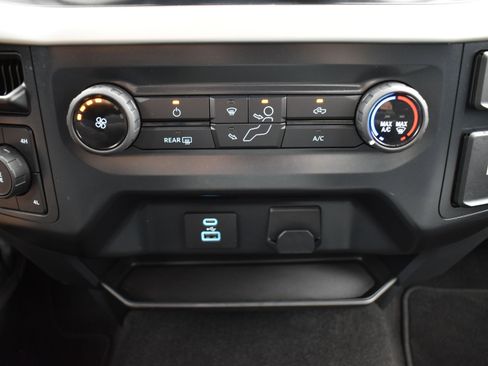 Used 2022 Ford F150 XLT image 32