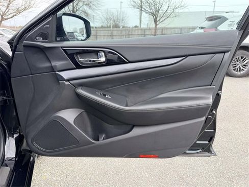 Used 2023 Nissan Maxima Platinum w/ Sport Mat Group image 10